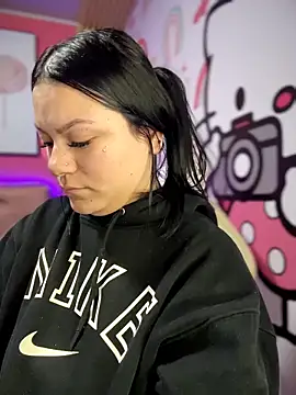 Snapshot of Megaan__More chatting on November 13, 1:09 am Megaan More online show from November 13, 1:09 am