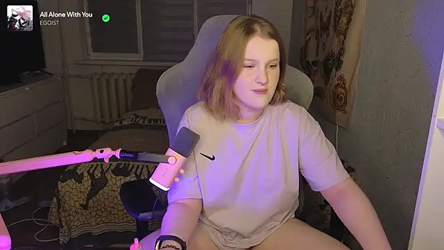 OliviaBlade online show from October 23, 1:10 pm