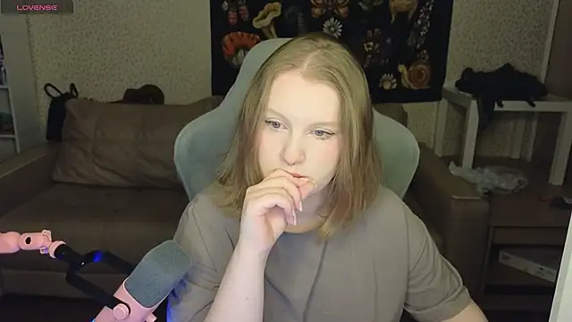 OliviaBlade online show from November 30, 1:34 pm