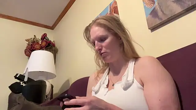 bubblytempest online show from September 30, 9:10 pm