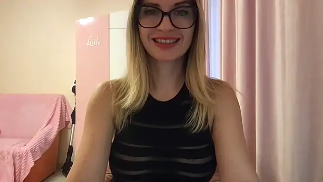 KarelliaStar online show from May 13, 3:52 pm