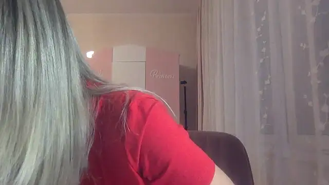 Snapshot of KarelliaStar chatting on October 19, 3:04 pm KarelliaStar online show from October 19, 3:04 pm