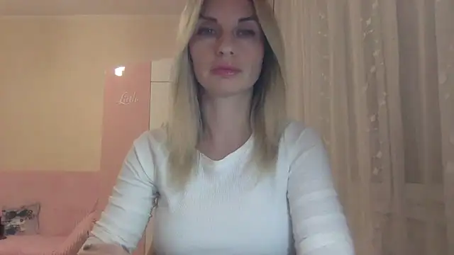 Snapshot of KarelliaStar chatting on October 12, 3:57 pm KarelliaStar online show from October 12, 3:57 pm