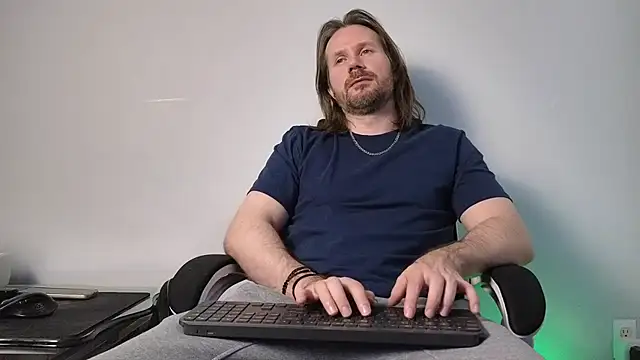 AlbinoAdonis online show from December 19, 8:22 pm