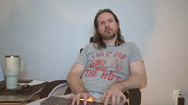 AlbinoAdonis online show from April 21, 2:36 am