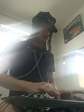 Charlotte Landry   online show from November 23, 6:51 pm