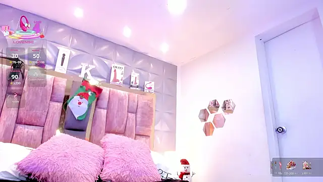 Charlotte Landry   online show from December 3, 4:06 pm