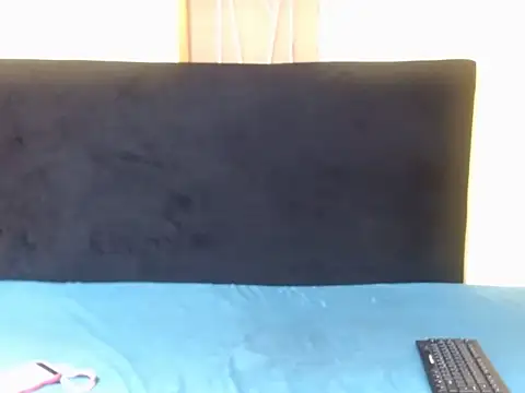 Snapshot of Freaky-Nicky18 chatting on November 26, 6:24 am Freaky-Nicky18 online show from November 26, 6:24 am