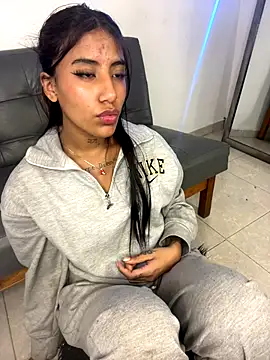 Deysha Garcias online show from November 5, 3:59 pm