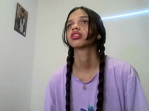 lucy babyy online show from October 13, 7:48 pm