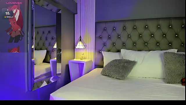 LunaBloomn online show from December 1, 5:14 pm