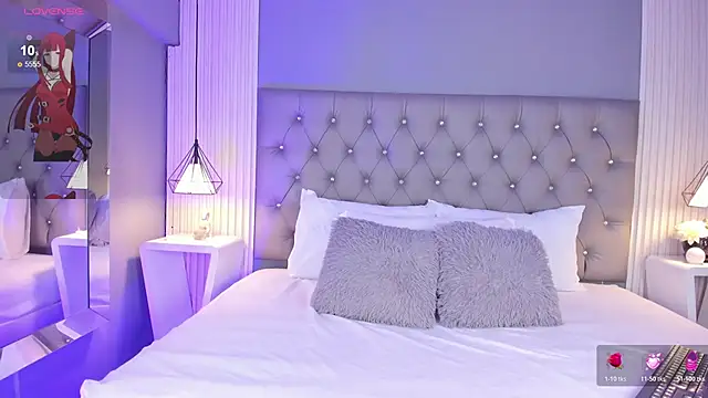 LunaBloomn online show from December 3, 5:12 pm