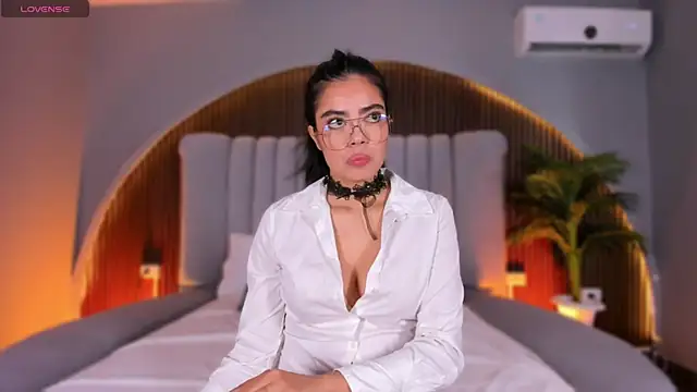 Isabellax21 online show from February 18, 4:10 am