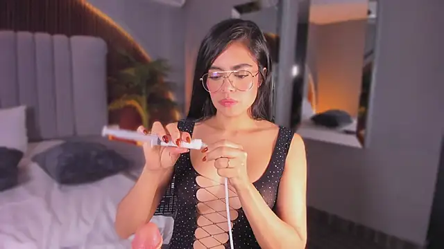 Isabellax21 online show from February 20, 6:19 am