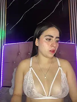 Snapshot of Elha_20 chatting on October 15, 4:22 am Elha 20 online show from October 15, 4:22 am
