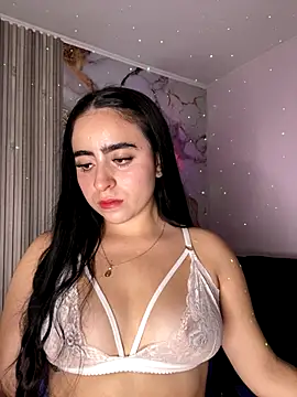 Snapshot of Elha_20 chatting on September 18, 9:18 pm Elha 20 online show from September 18, 9:18 pm