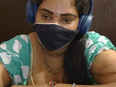 Snapshot of Nisha-telugu chatting on October 18, 7:27 pm Nisha-telugu online show from October 18, 7:27 pm