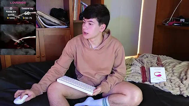 tightncuteass online show from May 7, 4:21 pm