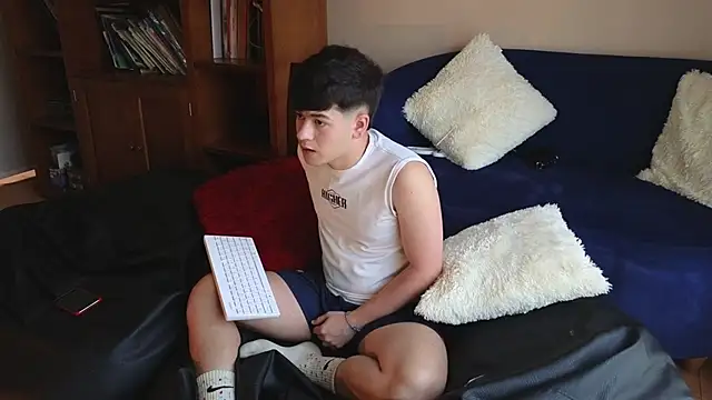 tightncuteass online show from March 3, 9:00 pm