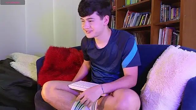 tightncuteass online show from March 25, 8:30 pm