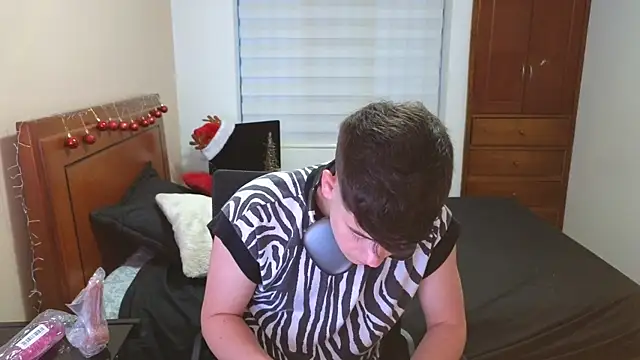 tightncuteass online show from November 13, 10:35 pm