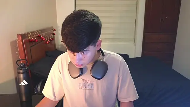 tightncuteass online show from November 26, 2:11 am