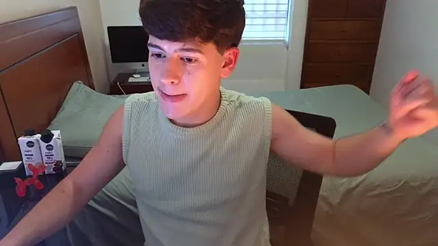 Snapshot of tightncuteass chatting on September 20, 10:26 pm tightncuteass online show from September 20, 10:26 pm