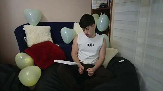 tightncuteass online show from February 8, 1:58 am