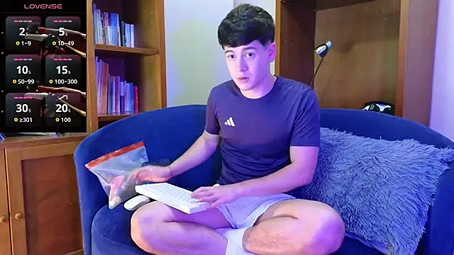 tightncuteass online show from May 28, 12:40 am