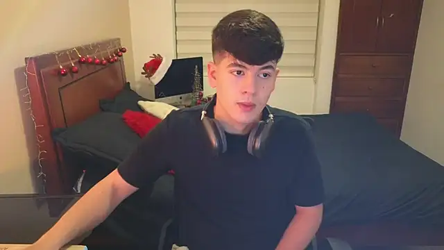 tightncuteass online show from November 15, 10:47 pm