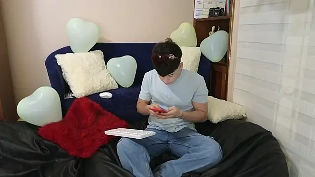 tightncuteass online show from February 10, 11:26 pm