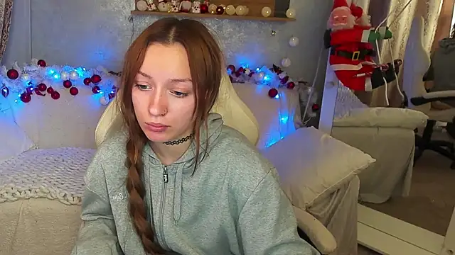 FoxyMayy online show from December 14, 11:32 pm