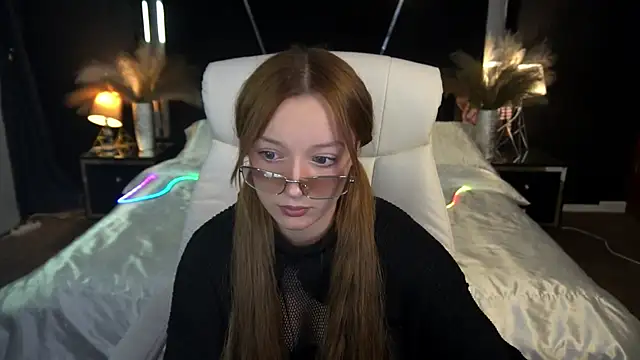 FoxyMayy online show from November 12, 2:43 pm