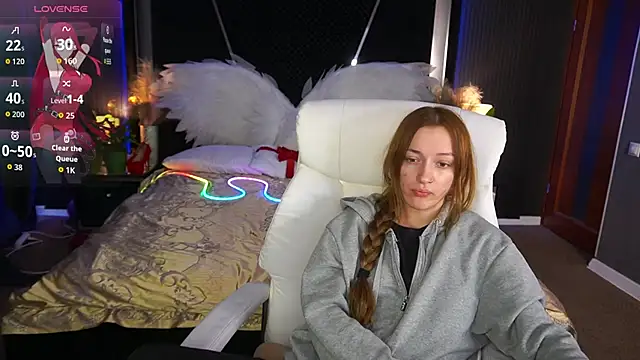 FoxyMayy online show from April 16, 2:07 pm