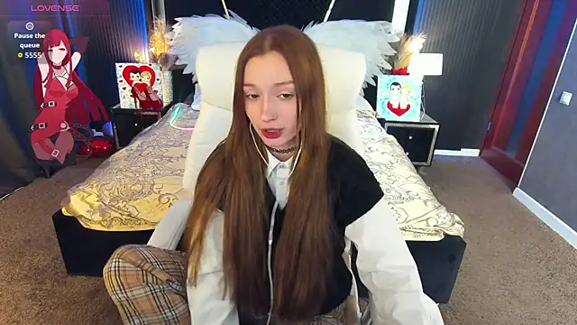 FoxyMayy online show from April 6, 1:12 pm