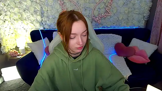 FoxyMayy online show from April 10, 6:42 am