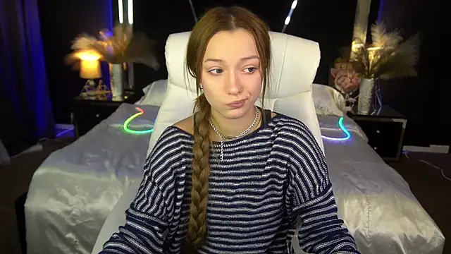 FoxyMayy online show from November 20, 2:18 pm