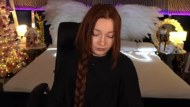 FoxyMayy online show from December 18, 1:59 pm