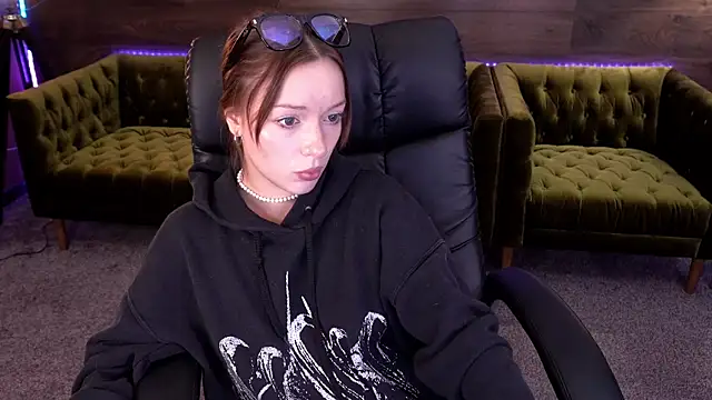 Snapshot of FoxyMayy chatting on September 20, 12:43 pm FoxyMayy online show from September 20, 12:43 pm