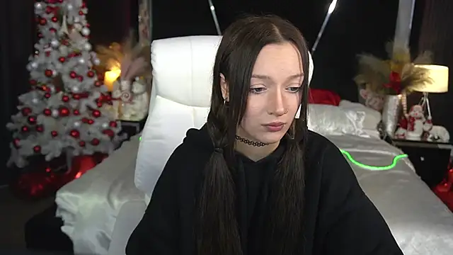 FoxyMayy online show from December 16, 10:25 pm