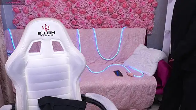 FoxyMayy online show from April 13, 4:16 am