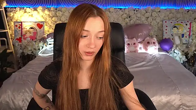 FoxyMayy online show from April 2, 1:18 pm