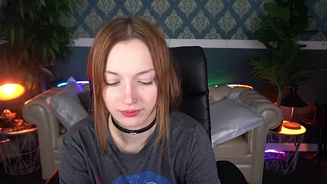 FoxyMayy online show from March 25, 9:30 am