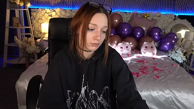 FoxyMayy online show from February 10, 1:43 pm