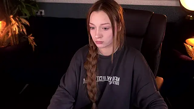 FoxyMayy online show from November 18, 3:15 pm