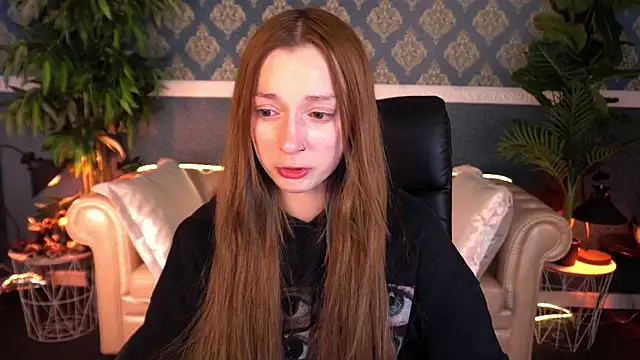 FoxyMayy online show from May 1, 2:00 pm