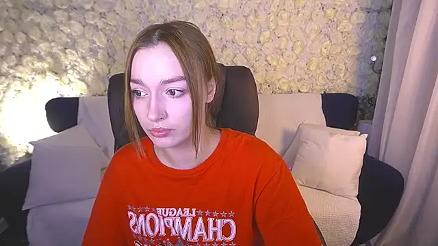 Snapshot of FoxyMayy chatting on June 14, 7:48 pm FoxyMayy online show from June 14, 7:48 pm