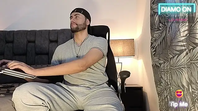 Thomas redcol online show from December 2, 6:53 pm