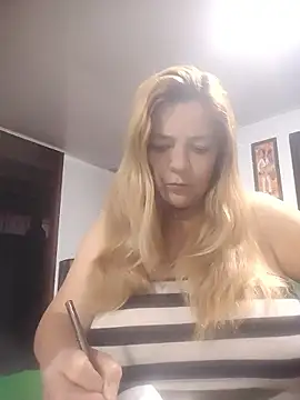 Casandra Cruz online show from September 23, 10:39 pm
