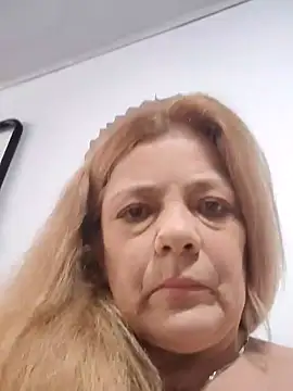 Casandra Cruz online show from October 4, 1:34 pm